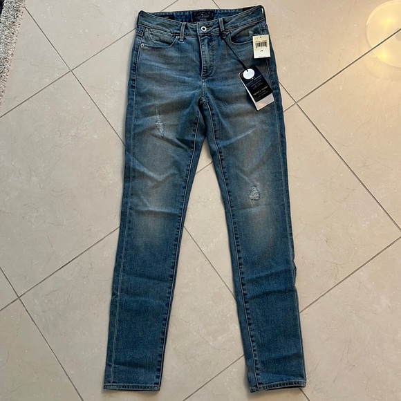 Lucky Brand Jeans - Picture 1 of 3